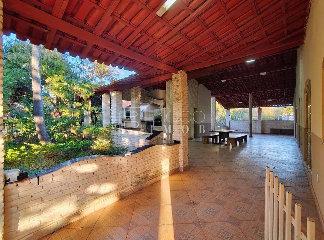 0e60a5be-12ac-4ff9-8a19-493eebe41e7e-884ff8f3-db73-4010-857c-aa2f24356072.webp