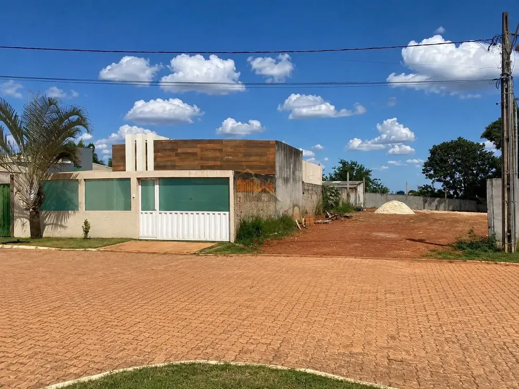 1f68c519-e60e-41e0-8887-79db69b2f733-14dcbdc6-c974-48af-a8c4-28cde4d2fa8f.webp