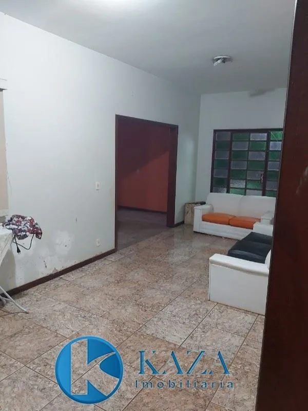 8960ec62-db22-4ccf-a379-bb3ecfa88388-dca65a1e-6e79-46ae-9371-0a1186d03743.webp